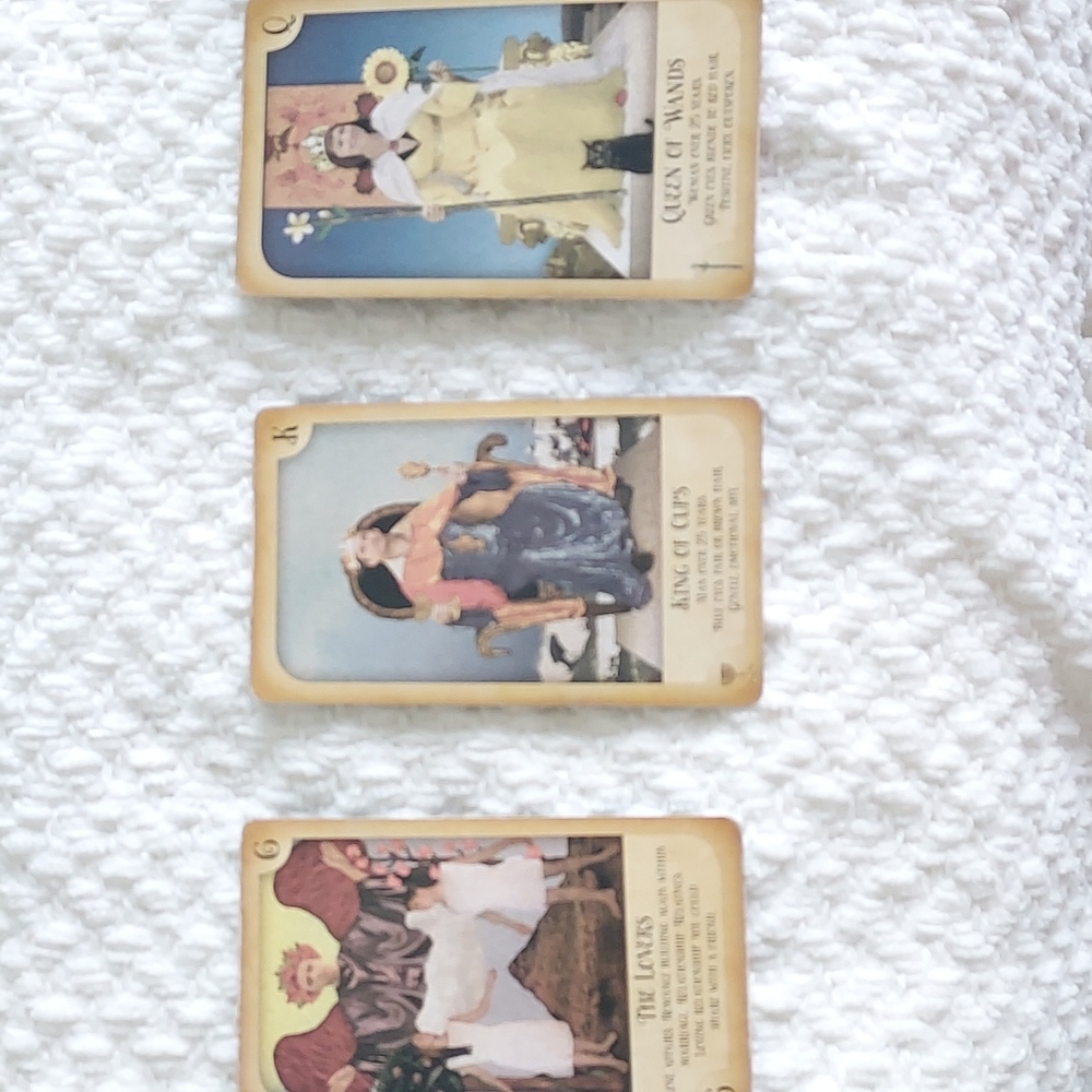 Tarot card deck - Picture 2 of 3